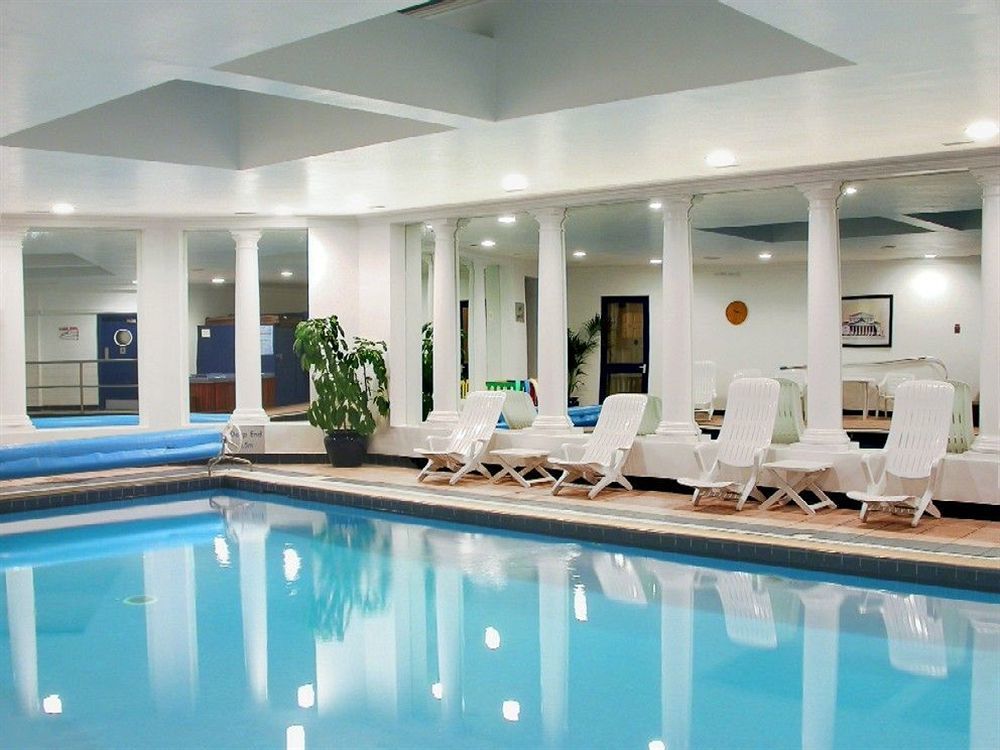 Cisswood House Hotel Хоршъм Съоръжения снимка